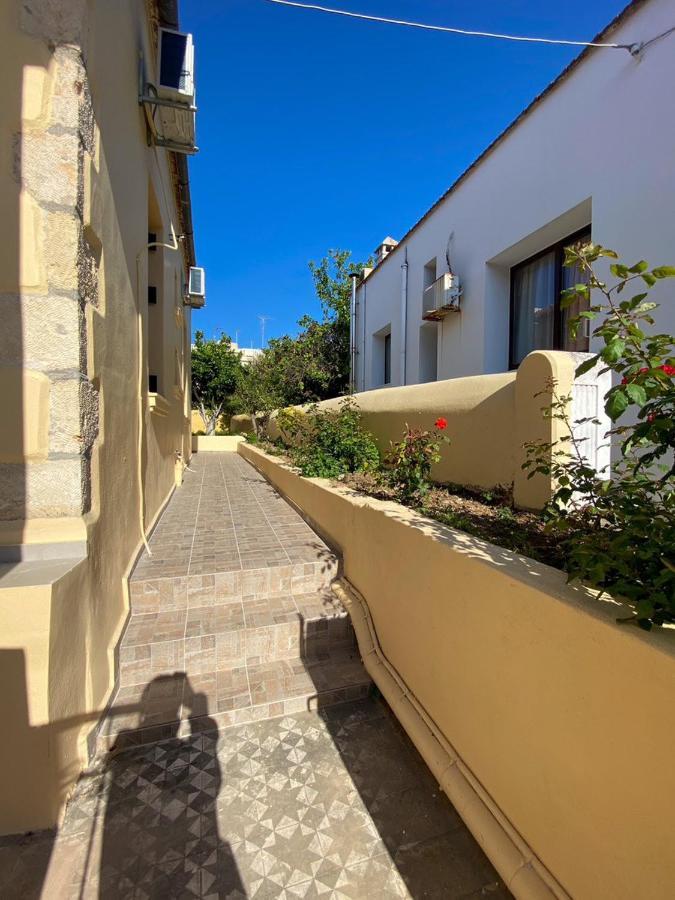 Shared House , Private Rooms With Garden Chania  Buitenkant foto