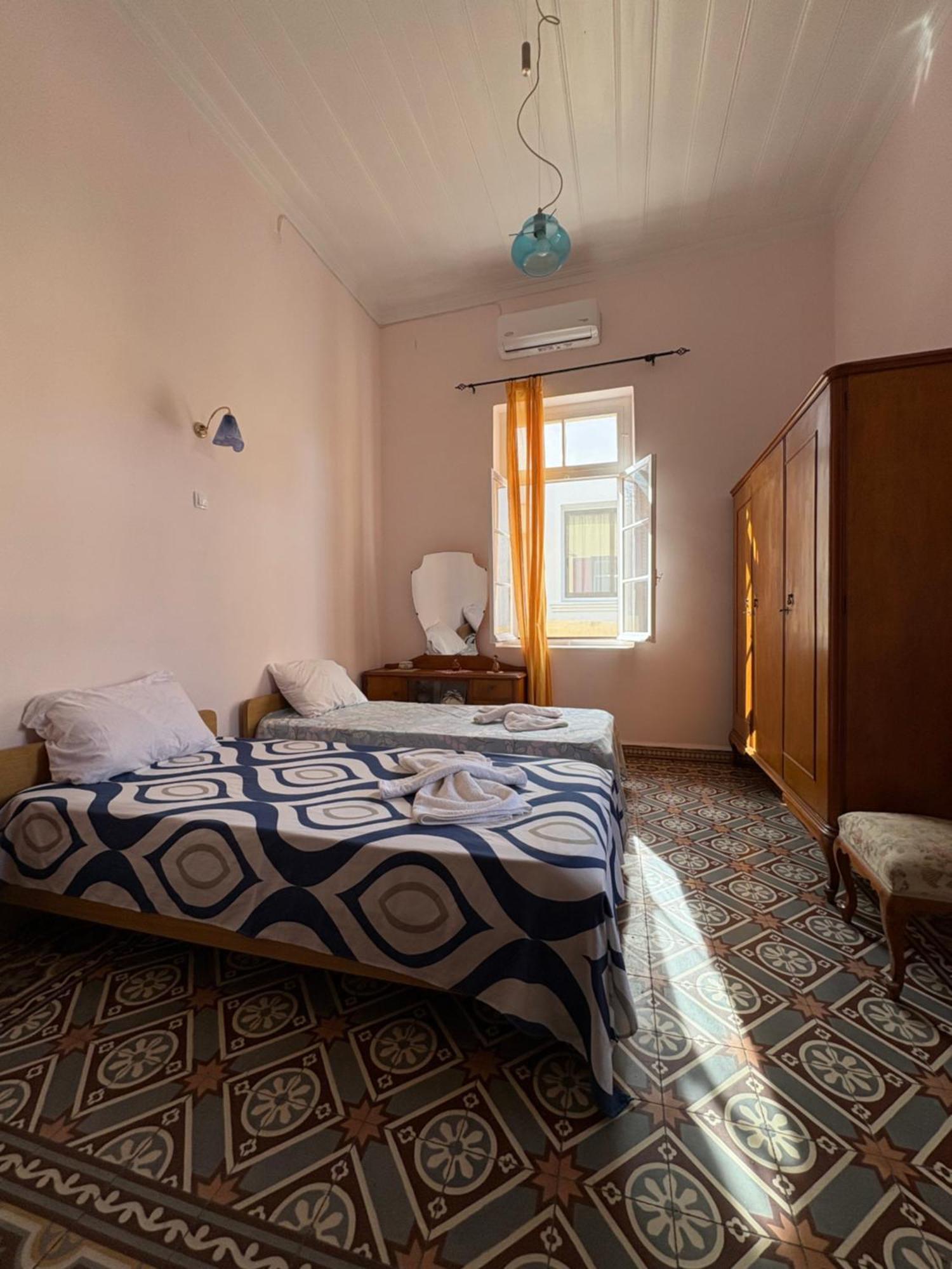 Shared House , Private Rooms With Garden Chania  Buitenkant foto